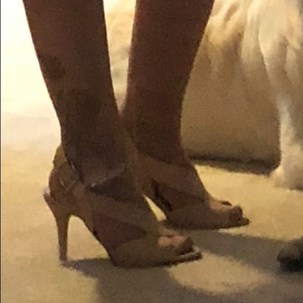 Lightly worn Michael Kors low heel sandals - Picture 3 of 4